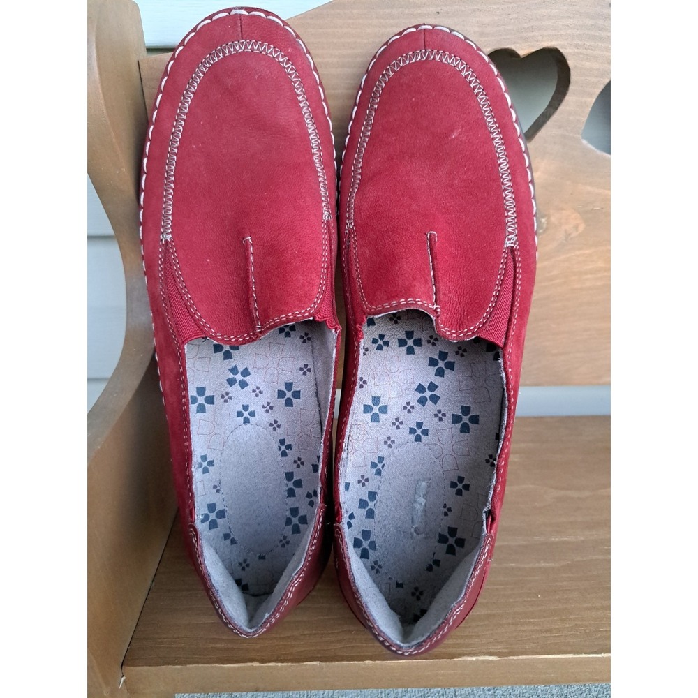 Naturalizer Women's Red Suede Leather Flat Slip-On Comfort Loafers Size 10
